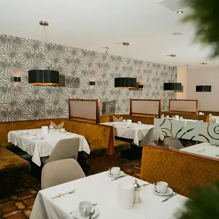 Familien-sporthotel Florianihof Otel 3*
