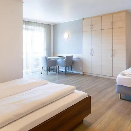 酒店 Familien-sporthotel Florianihof 圣卡荐